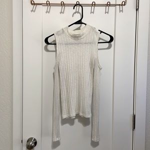 Long sleeve, shoulder cut-out shirt